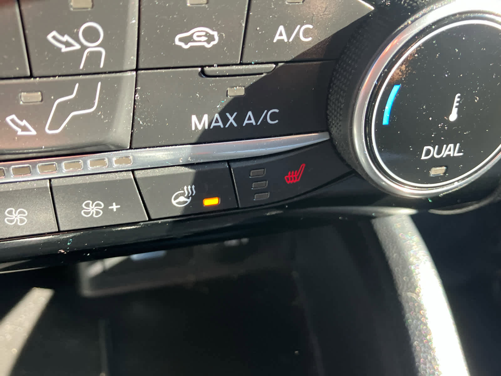 Used 2022 Ford Escape SE w/ SE Sport Appearance Package FWD image 14