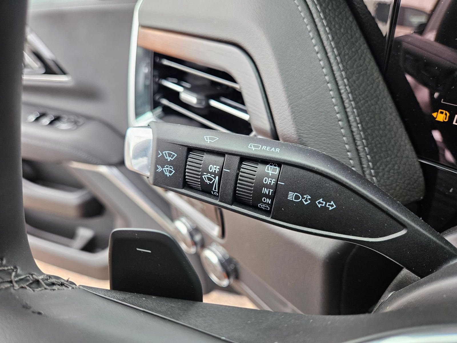 New 2026 GMC Yukon Denali AWD/4WD image 14