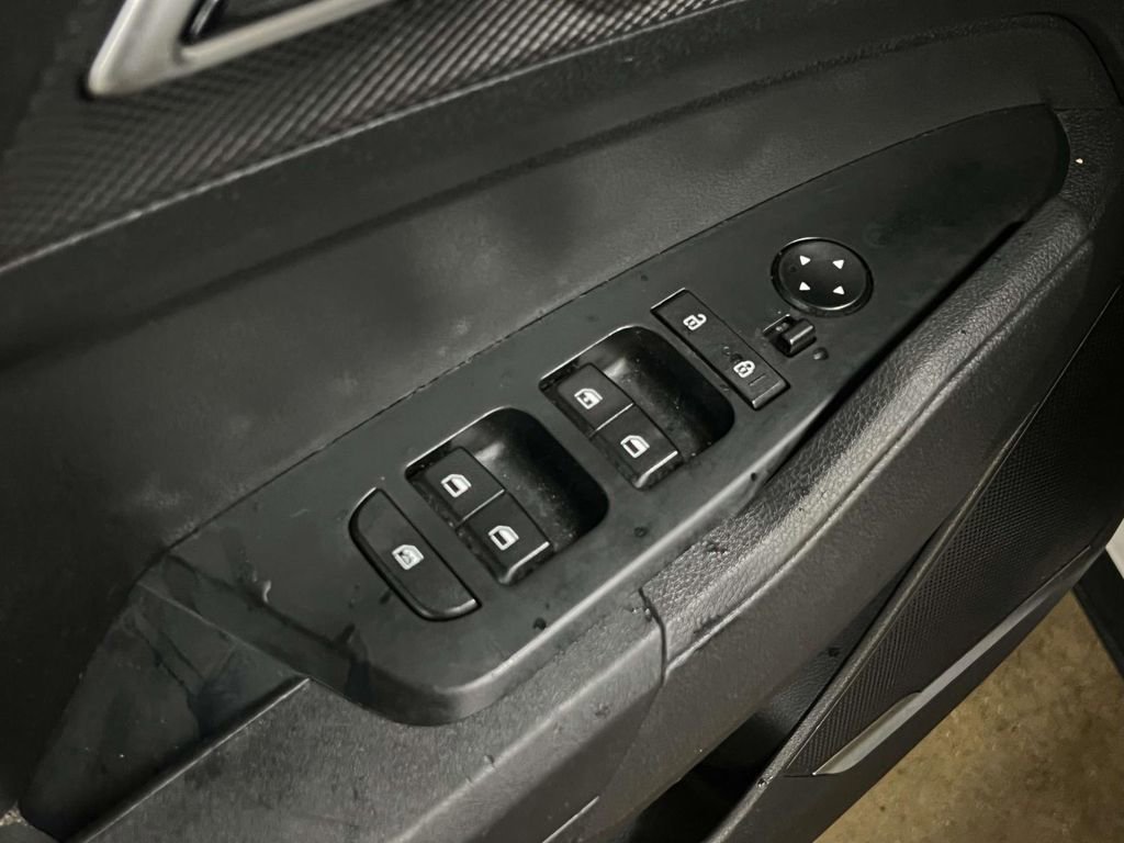 Used 2023 Kia Sportage LX image 12