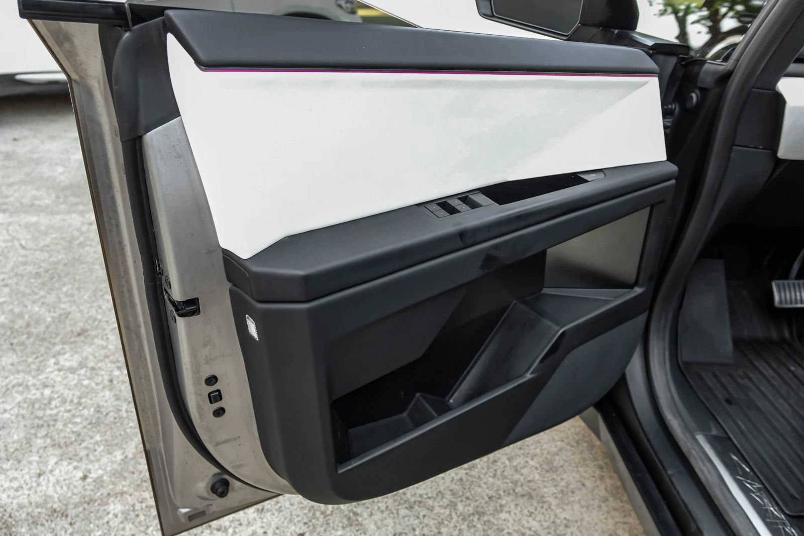 Used 2024 Tesla Cybertruck Cyberbeast AWD/4WD image 59