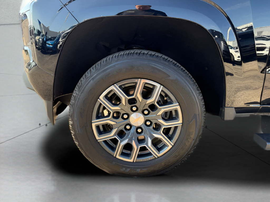 Used 2024 Chevrolet Colorado LT w/ LT Convenience Package III RWD image 12