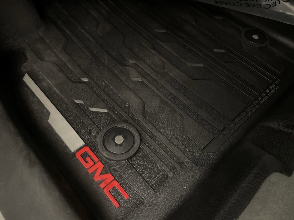 Used 2023 GMC Acadia SLE image 32