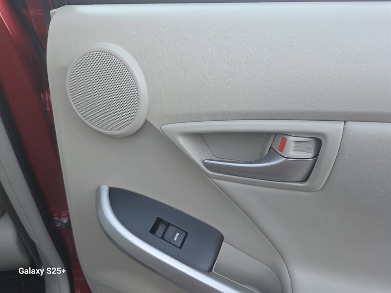 Used 2014 Toyota Prius Four w/ Solar Roof Package FWD image 17