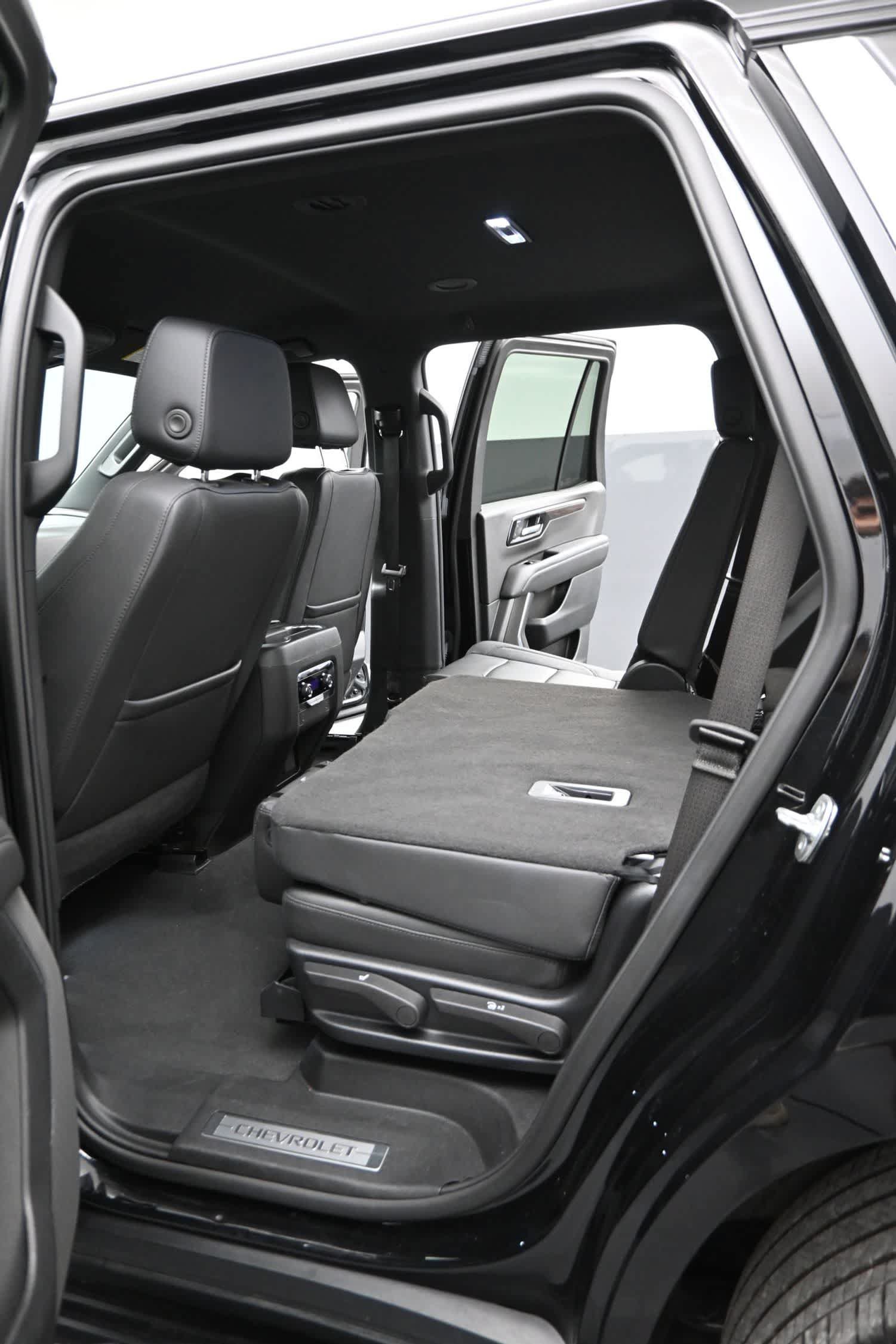 Used 2025 Chevrolet Tahoe LT AWD/4WD image 18