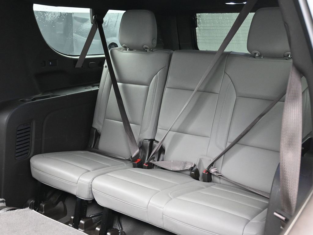 Used 2023 Chevrolet Suburban LT image 33