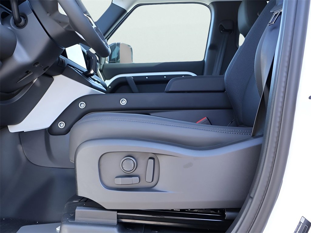 New 2025 Land Rover Defender 110 S image 36