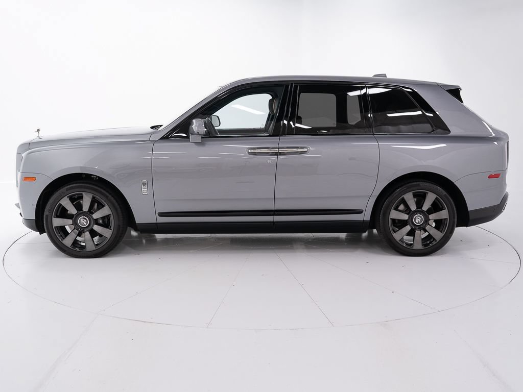 Certified 2023 Rolls-Royce Cullinan w/ Dark Exterior Package AWD/4WD image 2