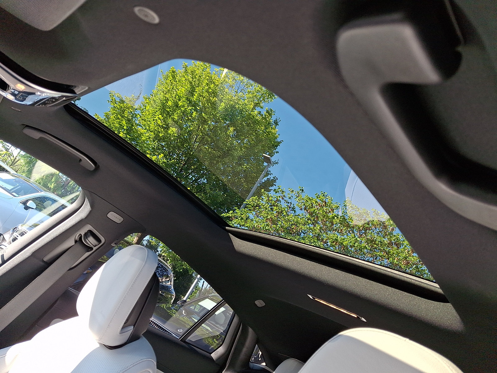 Certified 2025 Mercedes-Benz GLC 300 4MATIC image 14