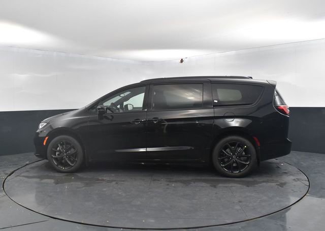New 2026 Chrysler Pacifica Limited w/ S Appearance Package image 5