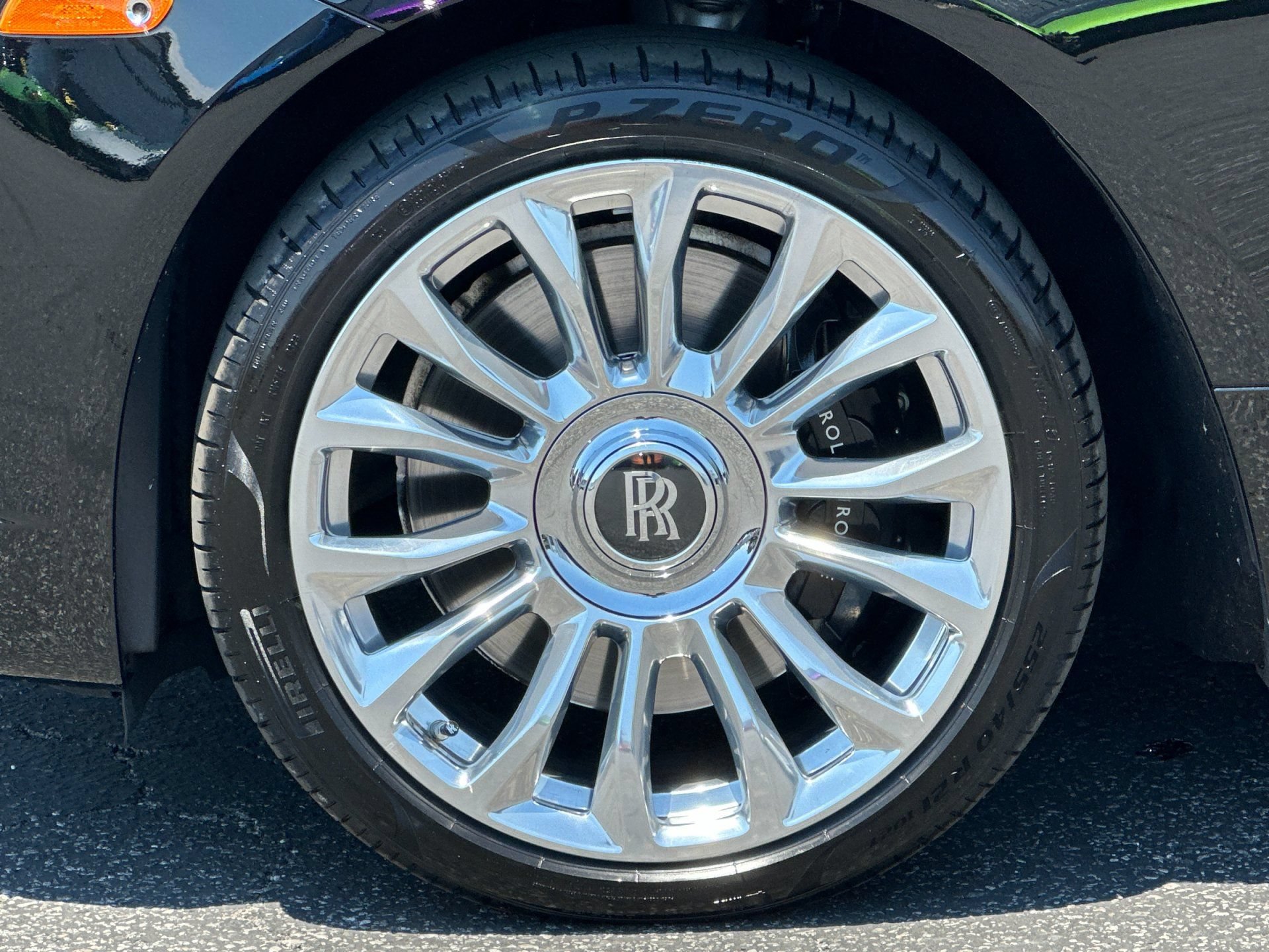 Certified 2019 Rolls-Royce Dawn RWD image 33