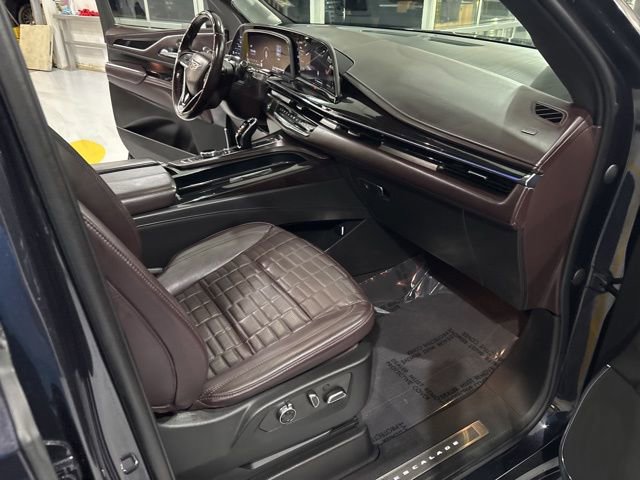 Used 2022 Cadillac Escalade ESV Premium Luxury Platinum image 40