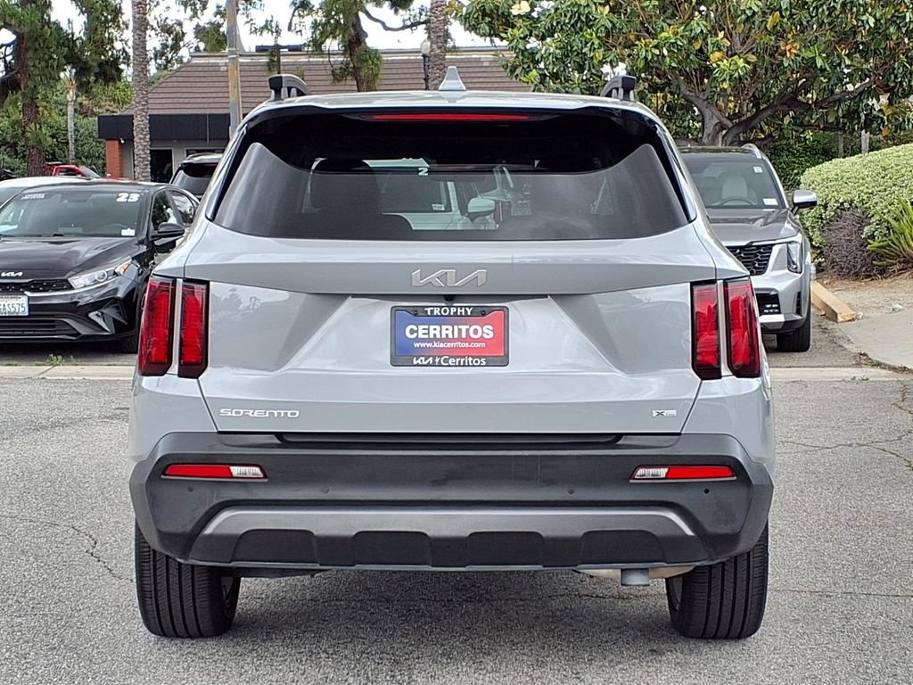 Certified 2023 Kia Sorento X-Line EX AWD/4WD image 4