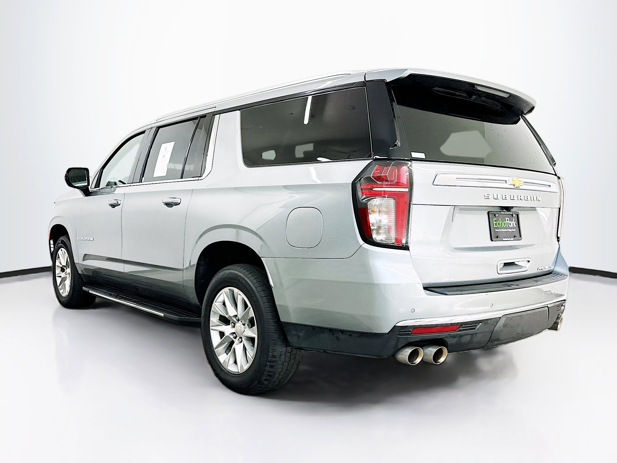 Used 2024 Chevrolet Suburban Premier image 5