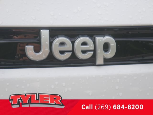 Certified 2024 Jeep Grand Cherokee Limited AWD/4WD image 15