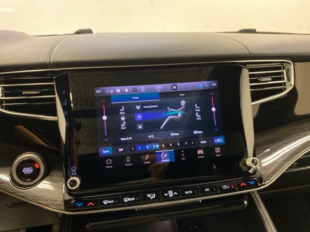 Used 2022 Jeep Wagoneer Series III w/ Premium Group I AWD/4WD image 10