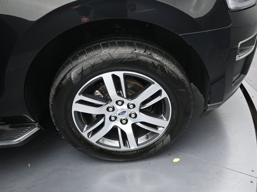 Used 2023 Ford Expedition Limited image 44