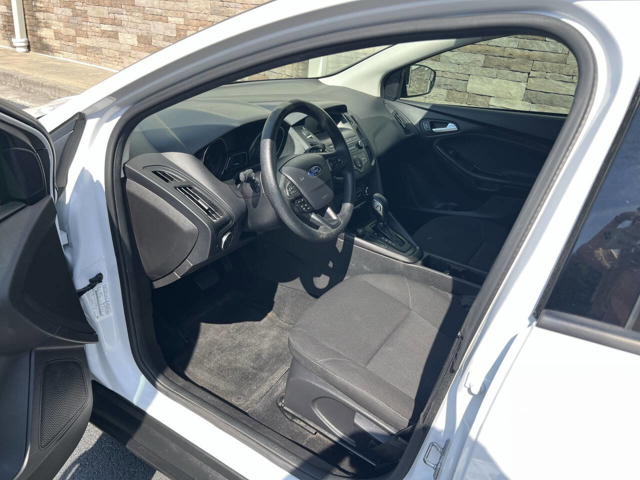 Used 2018 Ford Focus SE image 8