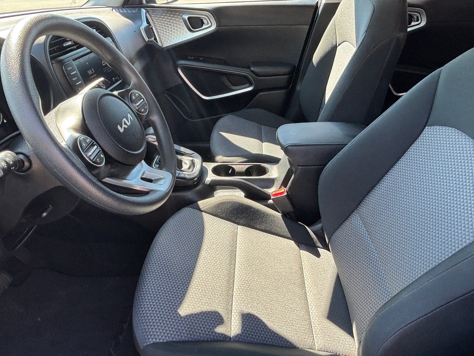 Used 2025 Kia Soul LX w/ LX Technology Package FWD image 21
