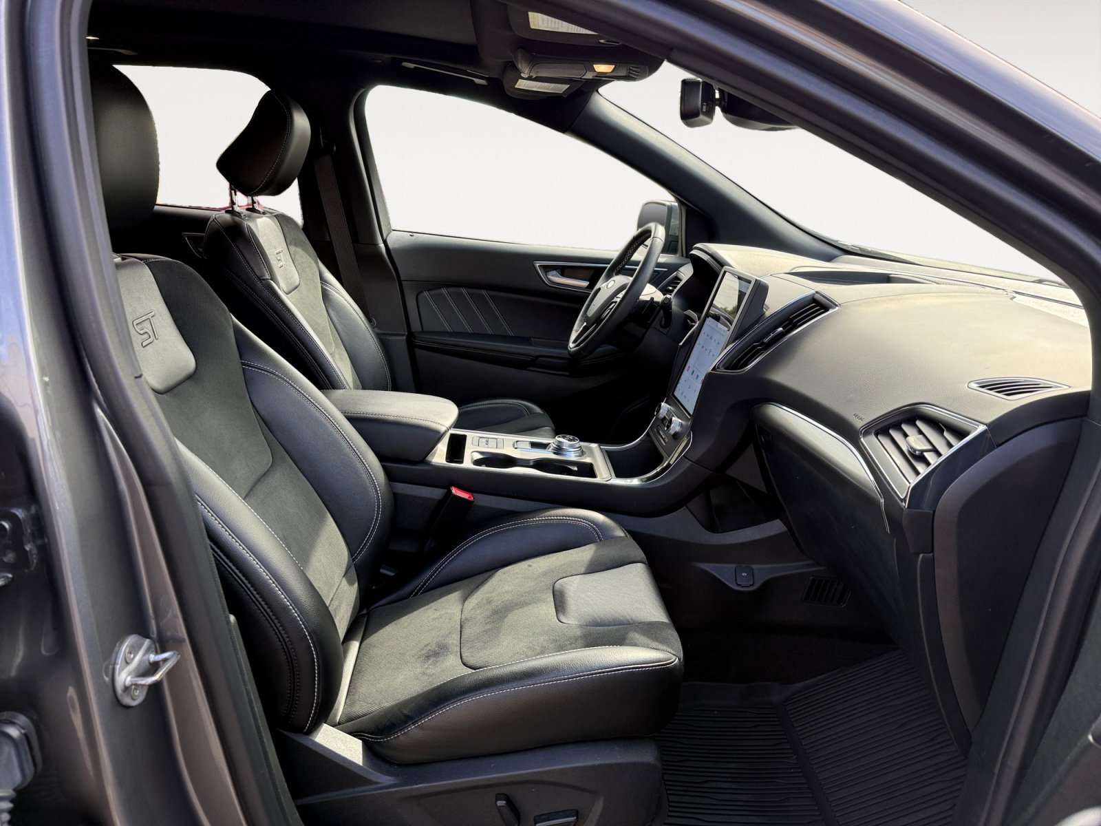 Used 2023 Ford Edge ST w/ Equipment Group 401A AWD/4WD image 19