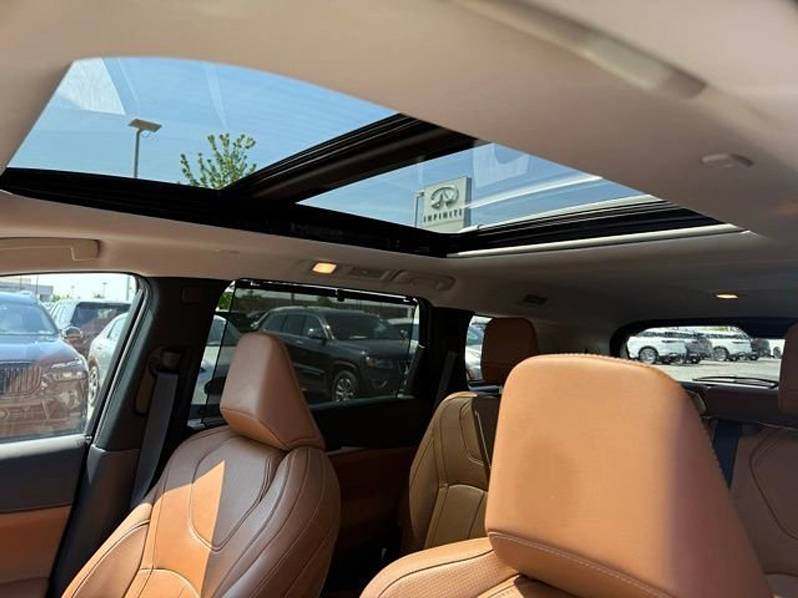 Certified 2025 INFINITI QX60 Sensory w/ Vision Package AWD/4WD image 23