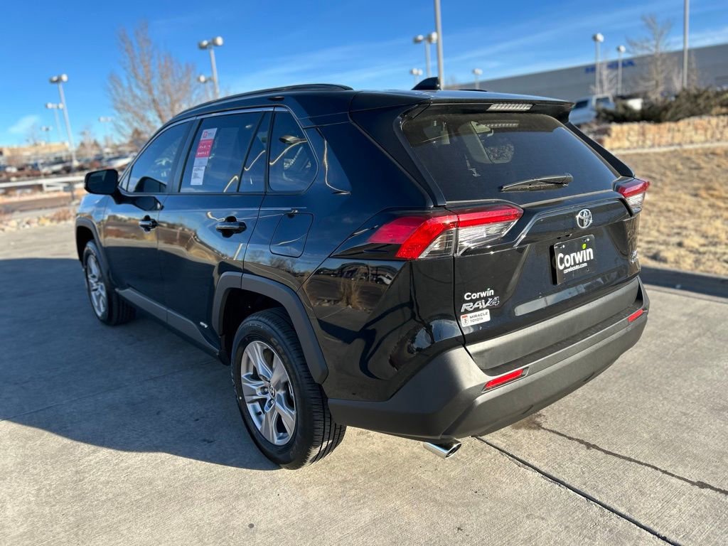 Used 2025 Toyota RAV4 XLE image 3