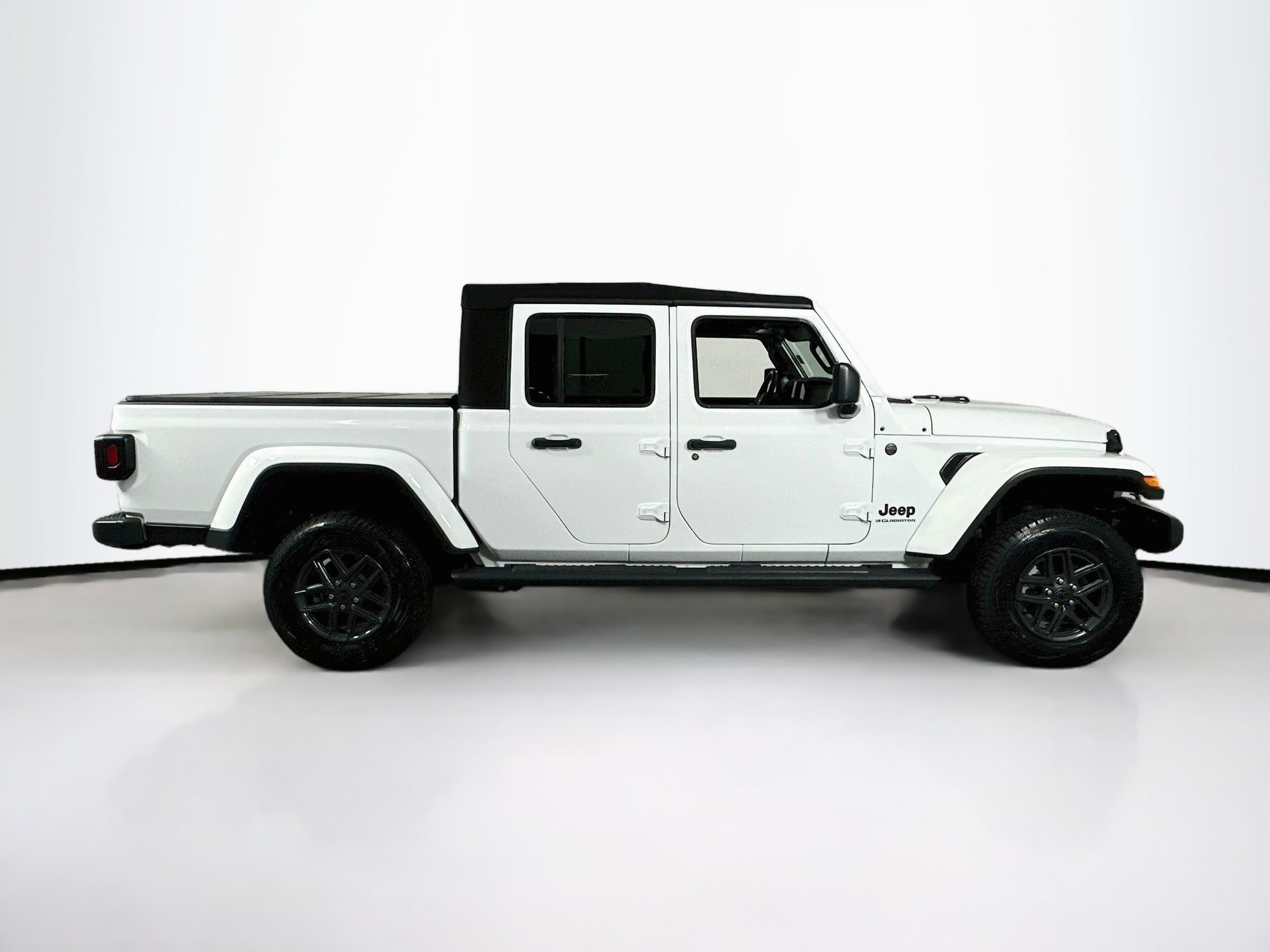 Used 2024 Jeep Gladiator Sport AWD/4WD image 4