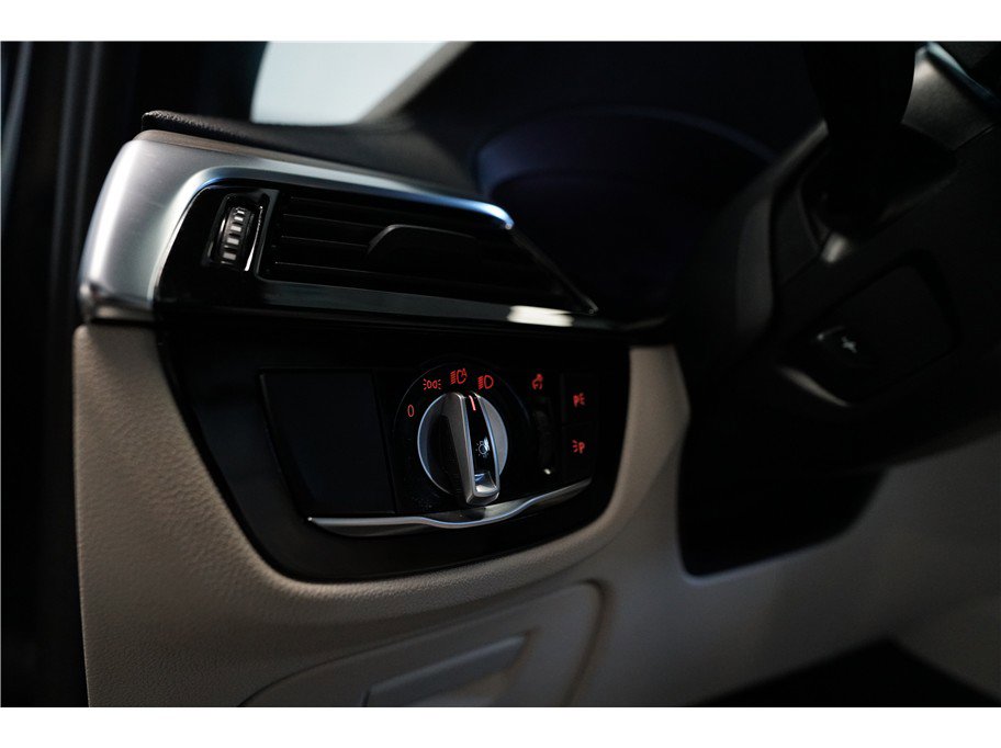 Used 2020 BMW M550i xDrive w/ Executive Package AWD/4WD image 17