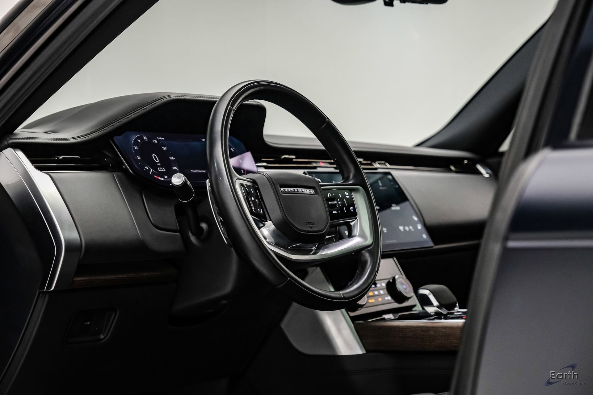 Used 2023 Land Rover Range Rover SE image 40