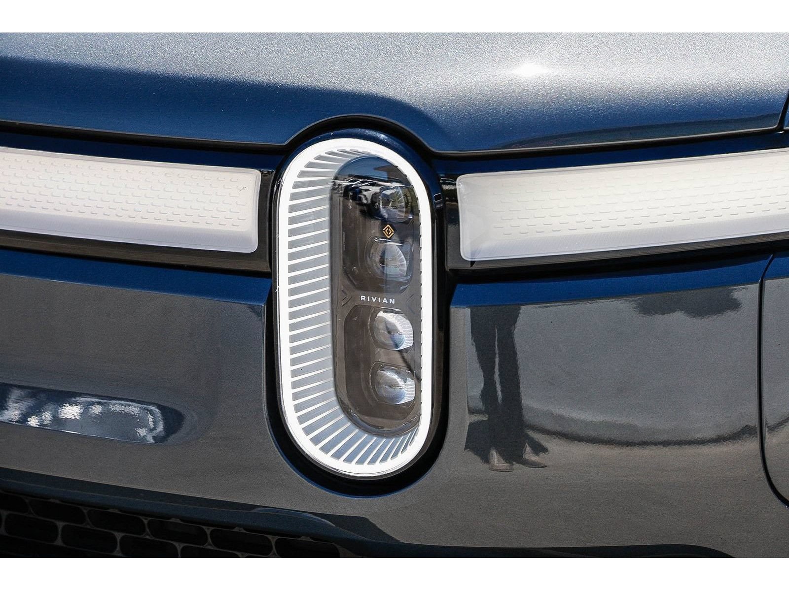 Used 2023 Rivian R1S Adventure AWD/4WD image 8
