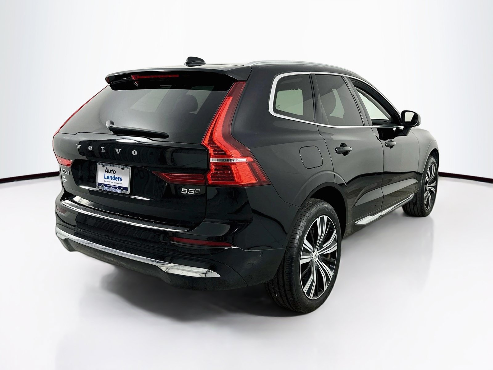 Used 2023 Volvo XC60 B5 Plus w/ Protection Package Premier AWD/4WD image 5