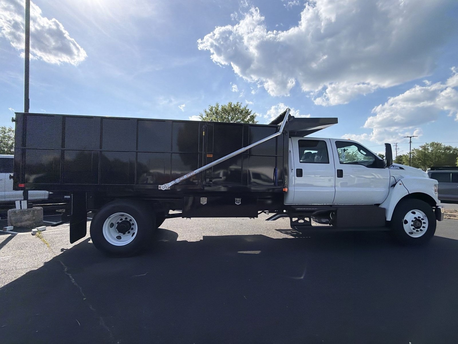 New 2027 Ford F750 2WD Crew Cab Super Duty image 8