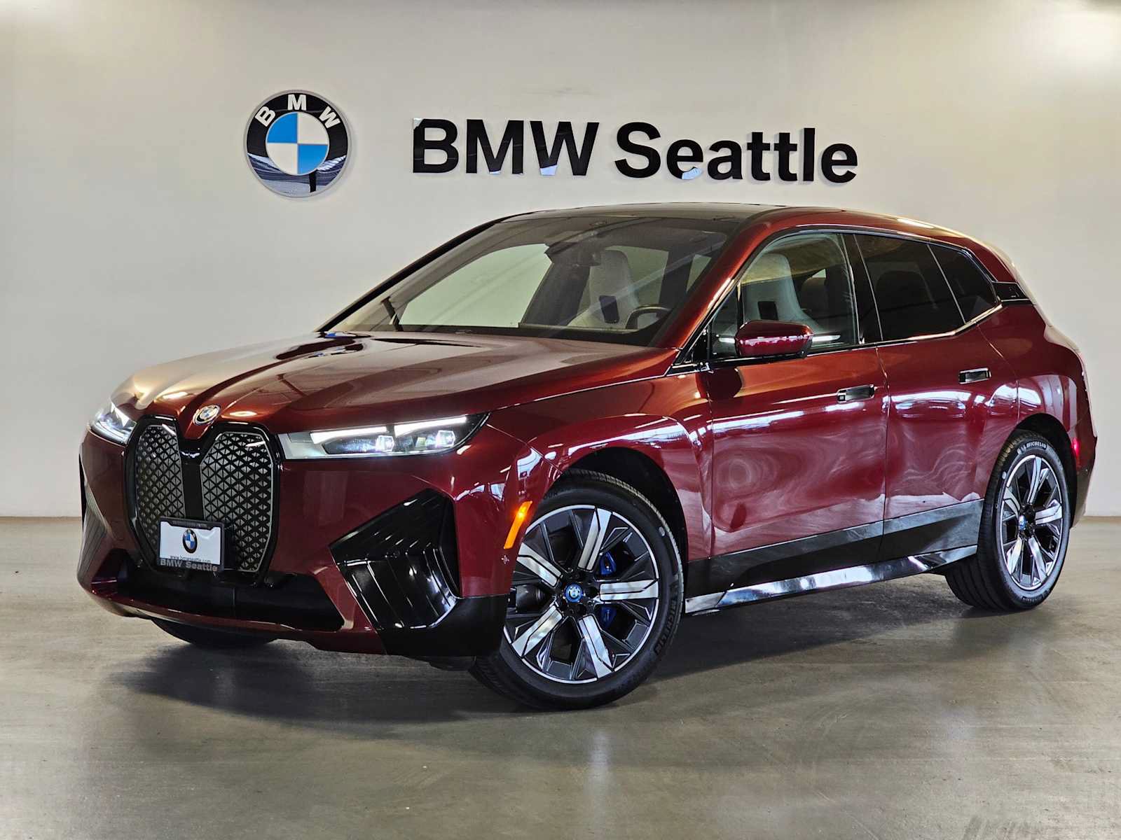 Used 2024 BMW iX xDrive50 w/ Premium Package AWD/4WD video 1