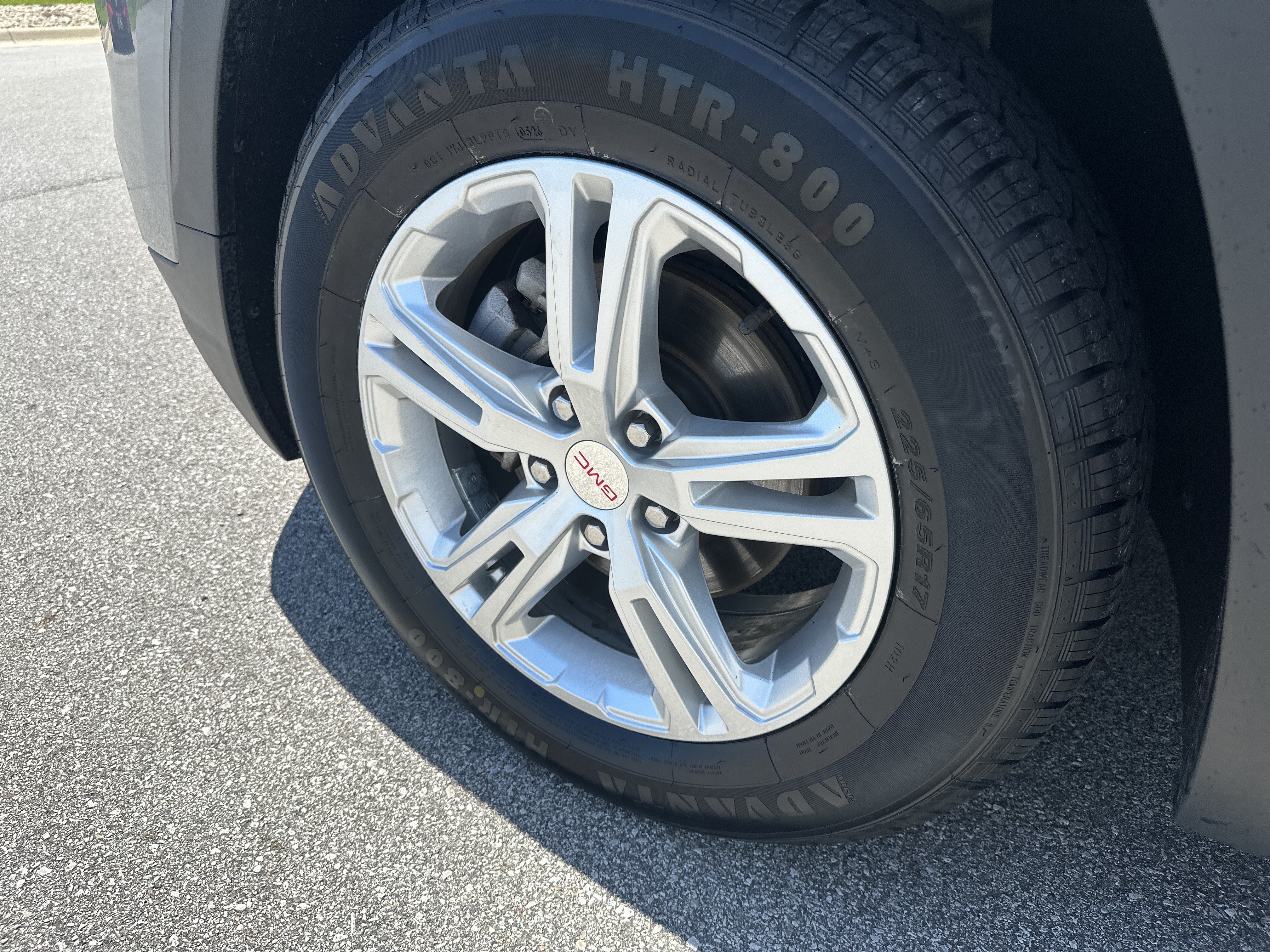 Used 2024 GMC Terrain SLE AWD/4WD image 9