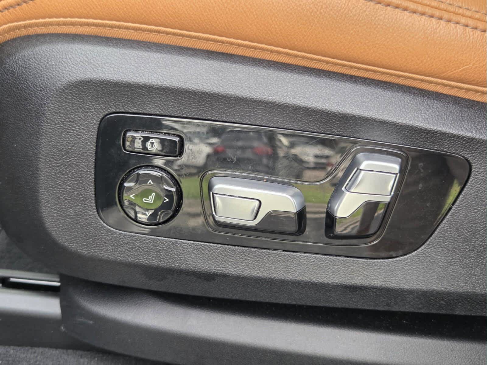 Used 2021 BMW X7 M50i AWD/4WD image 22