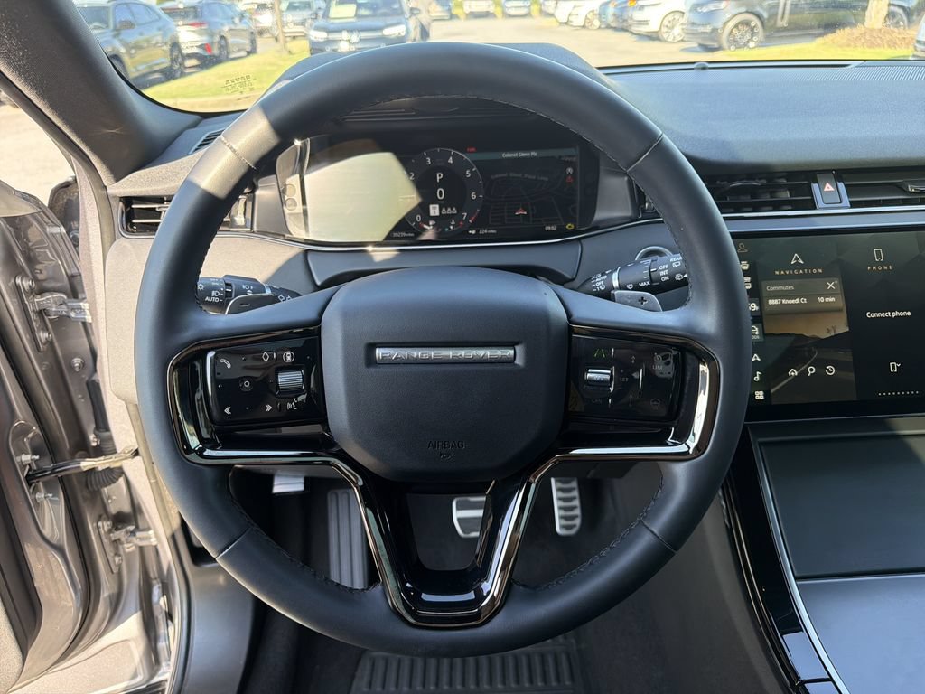 Used 2025 Land Rover Range Rover Evoque Dynamic SE AWD/4WD image 22