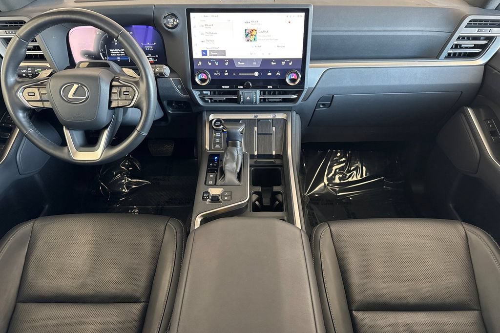 Used 2024 Lexus GX 550 AWD/4WD image 4