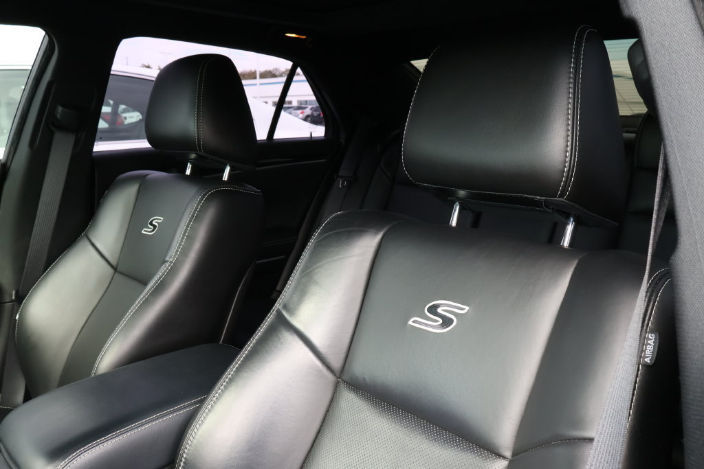 Used 2023 Chrysler 300 S w/ Comfort Group RWD image 12