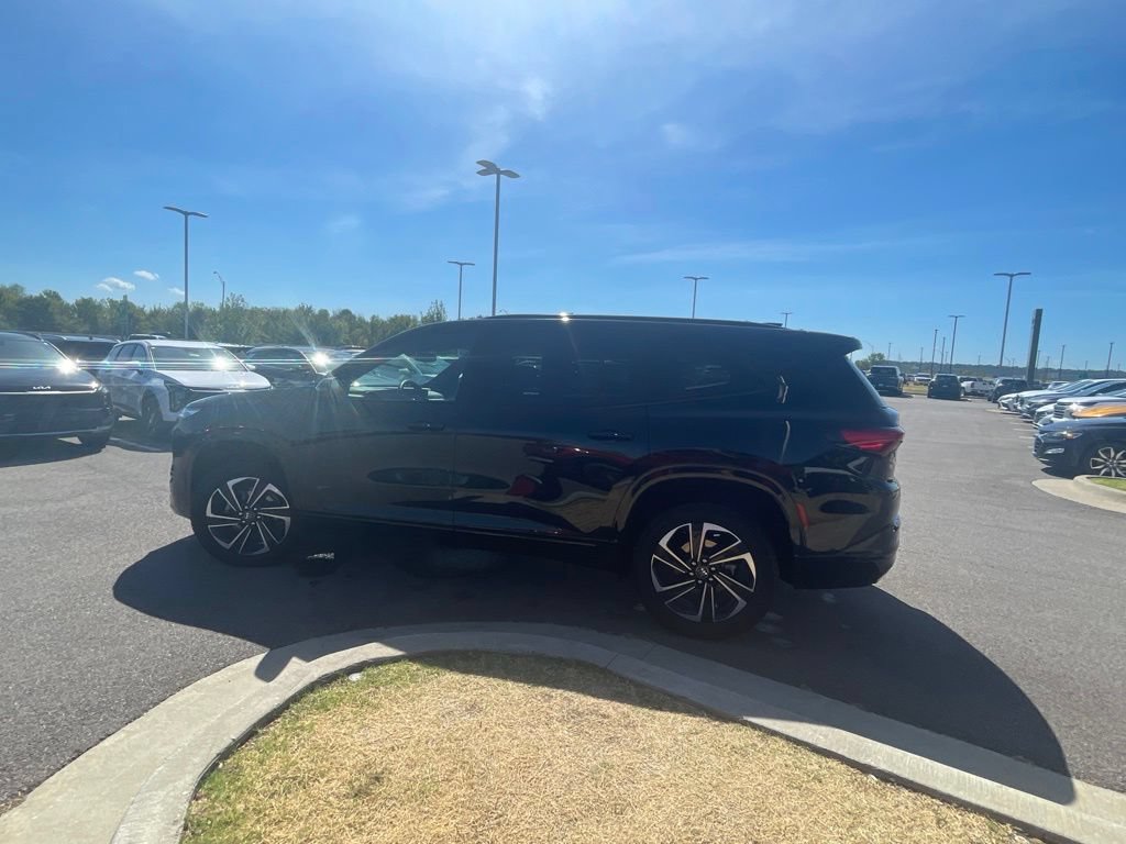 Used 2025 Buick Enclave Sport Touring FWD image 7