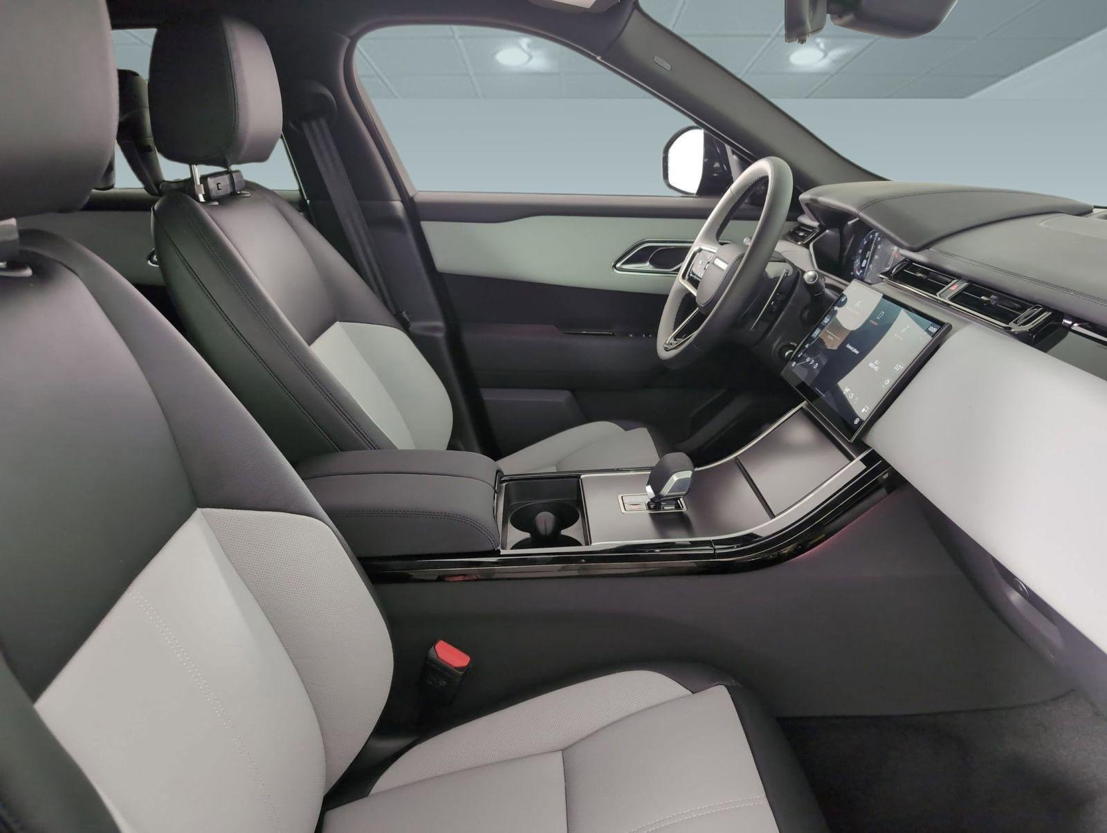 Certified 2026 Land Rover Range Rover Velar Dynamic SE image 18