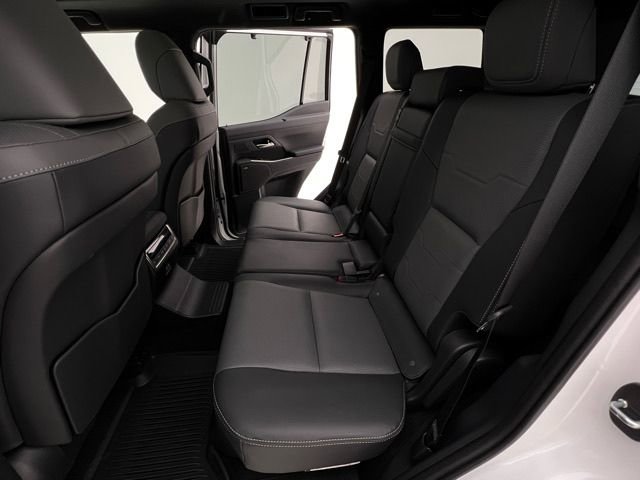 Used 2024 Lexus GX 550 w/ Cold Area Package AWD/4WD image 16