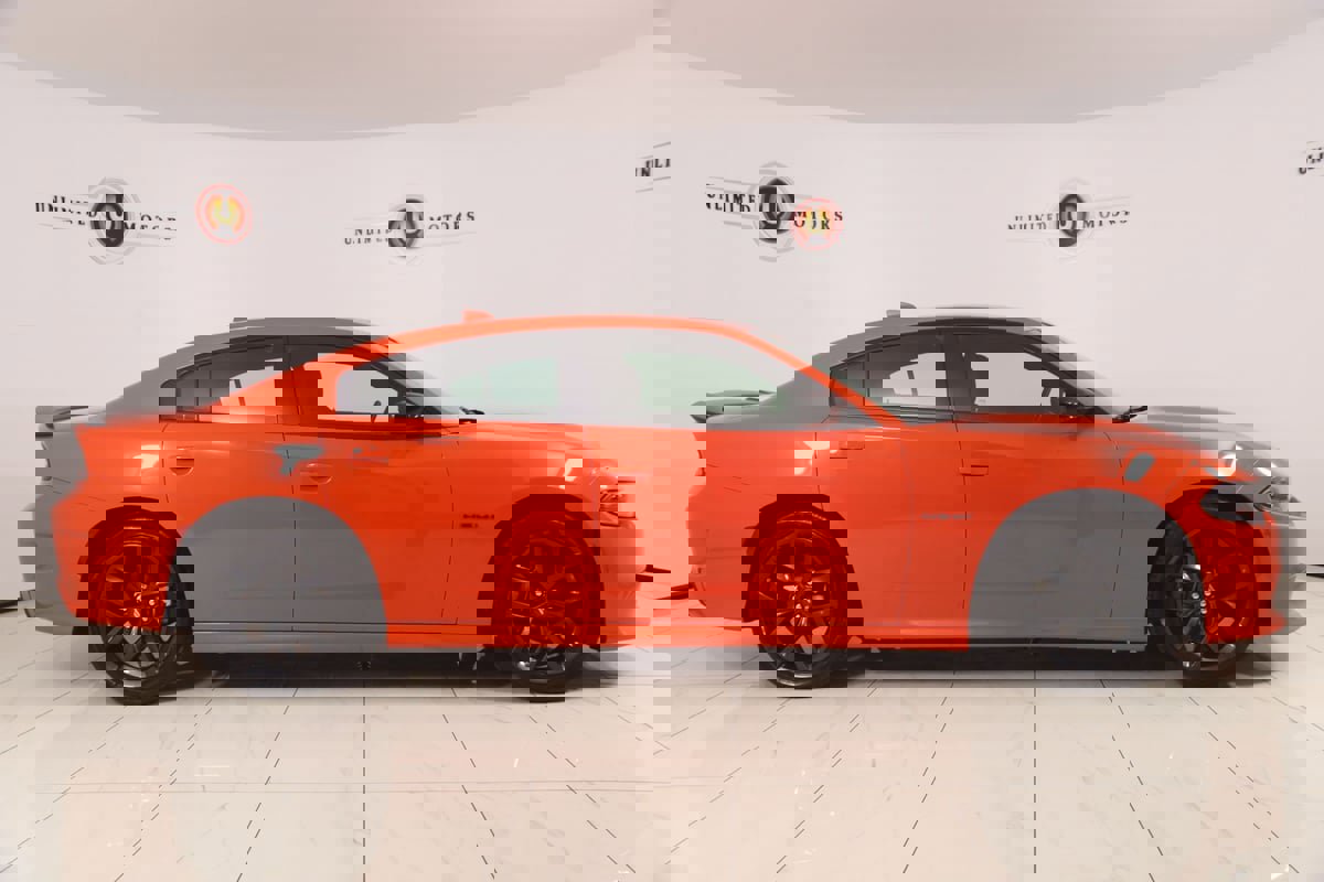 Used 2022 Dodge Charger R/T w/ Harman/Kardon Audio Group image 2