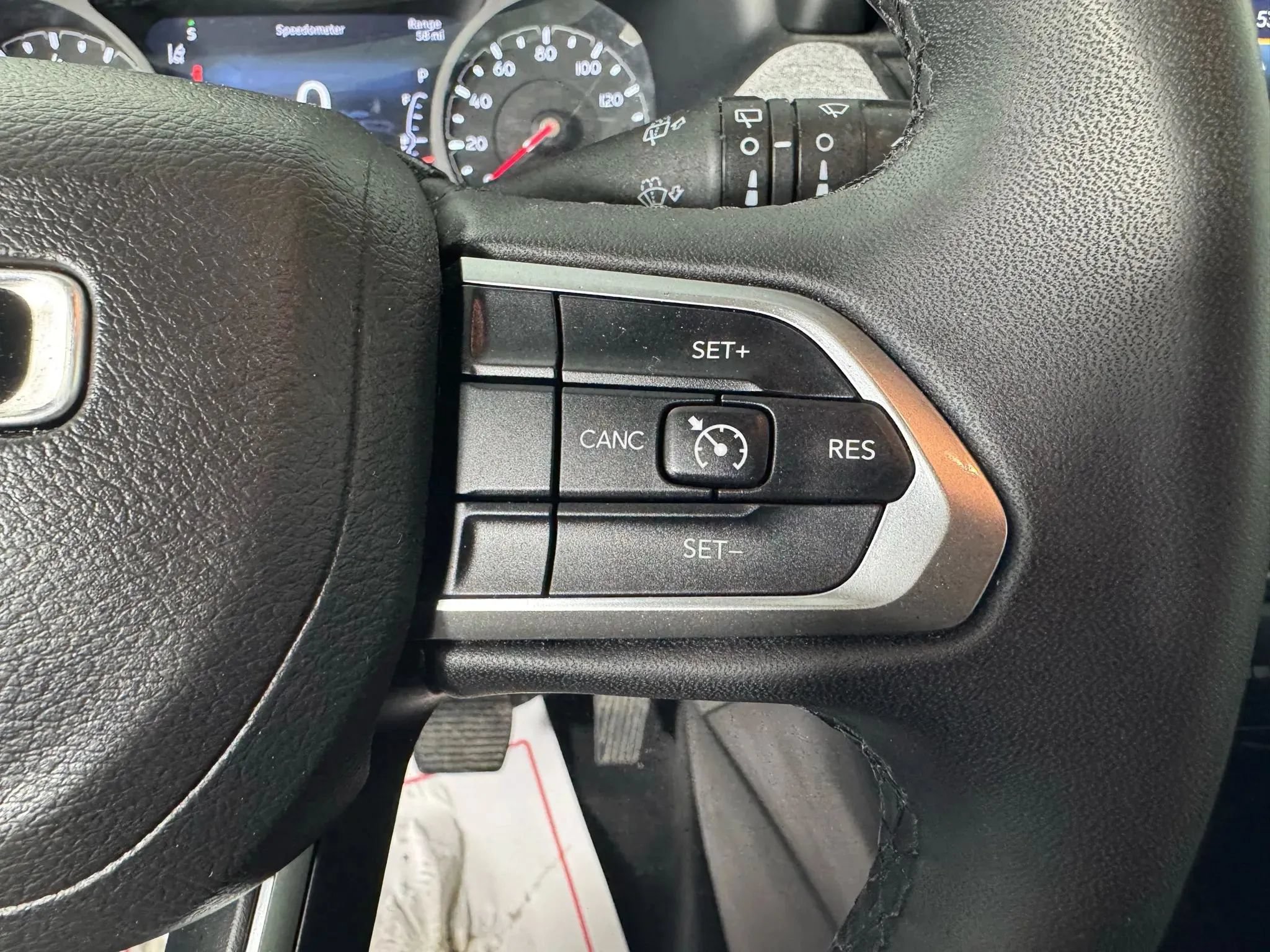 Used 2024 Jeep Compass Latitude AWD/4WD image 16