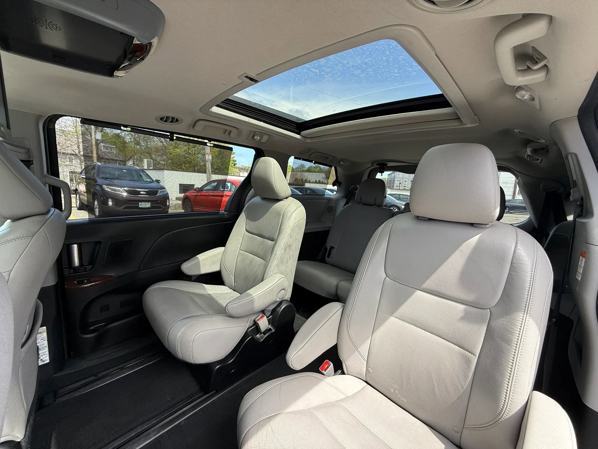 Used 2015 Toyota Sienna Limited AWD/4WD image 18