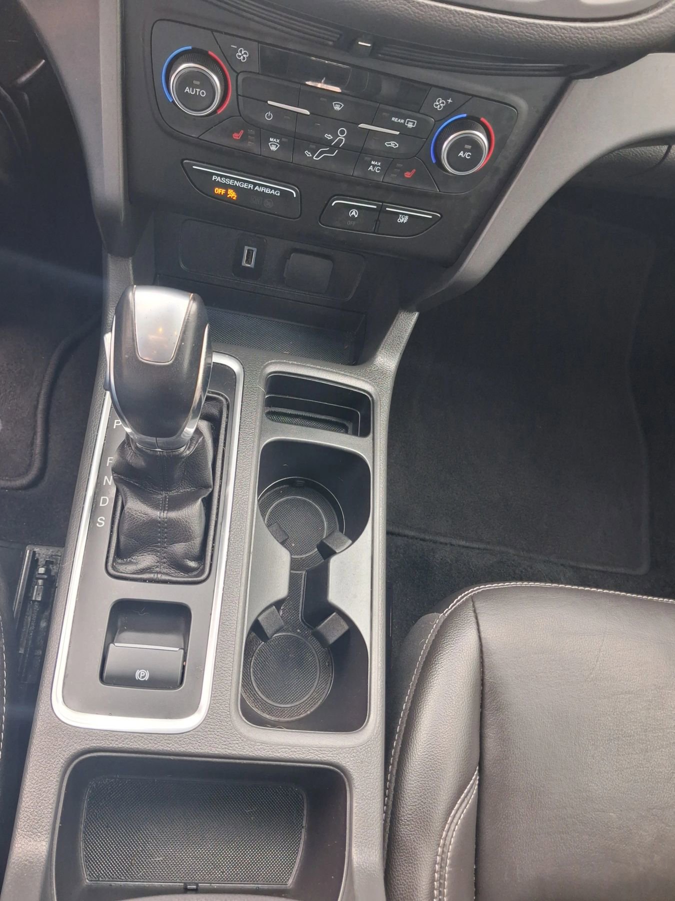 Used 2018 Ford Escape SEL w/ Ford Safe & Smart Package image 14