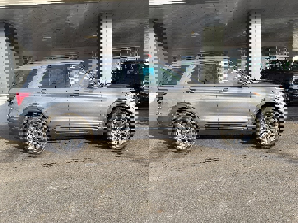 New 2026 Ford Explorer Active w/ Active Comfort Package image 3