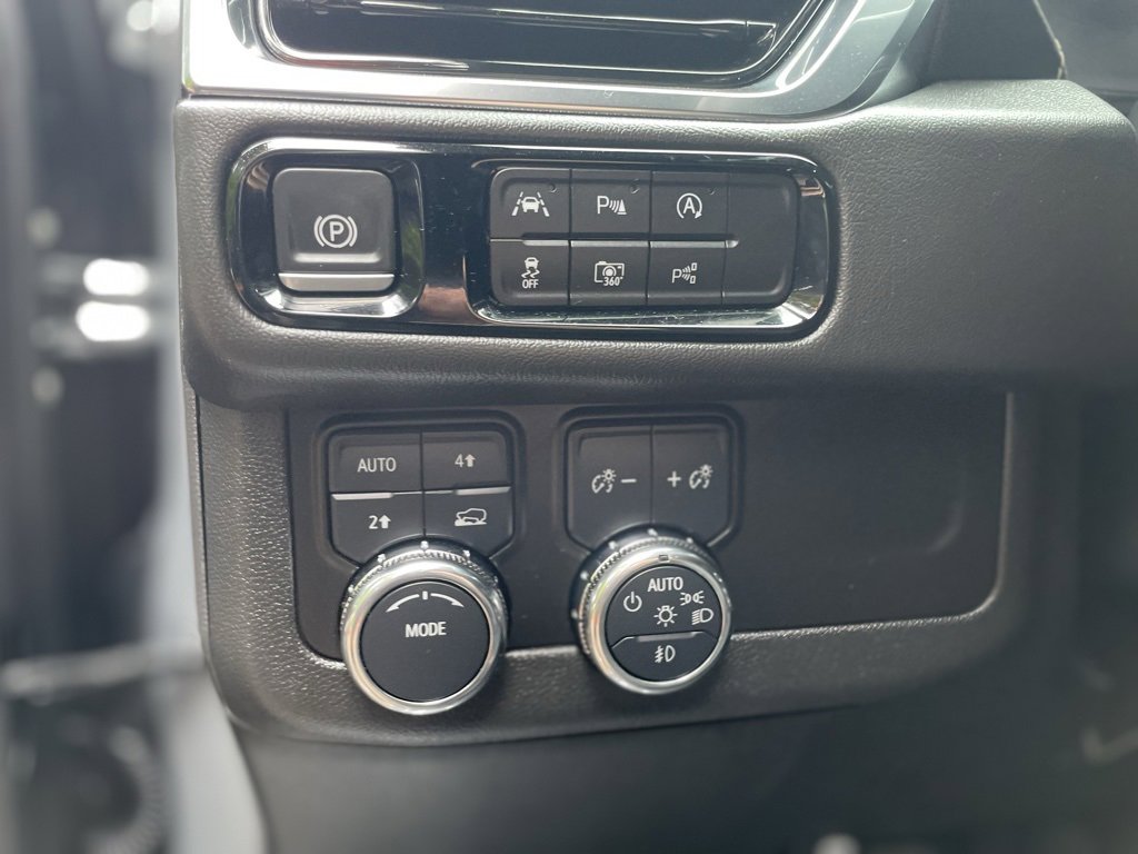 Used 2025 GMC Yukon Elevation image 11