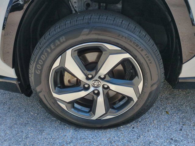 Used 2023 Toyota RAV4 SE w/ Weather & Moonroof Package image 10