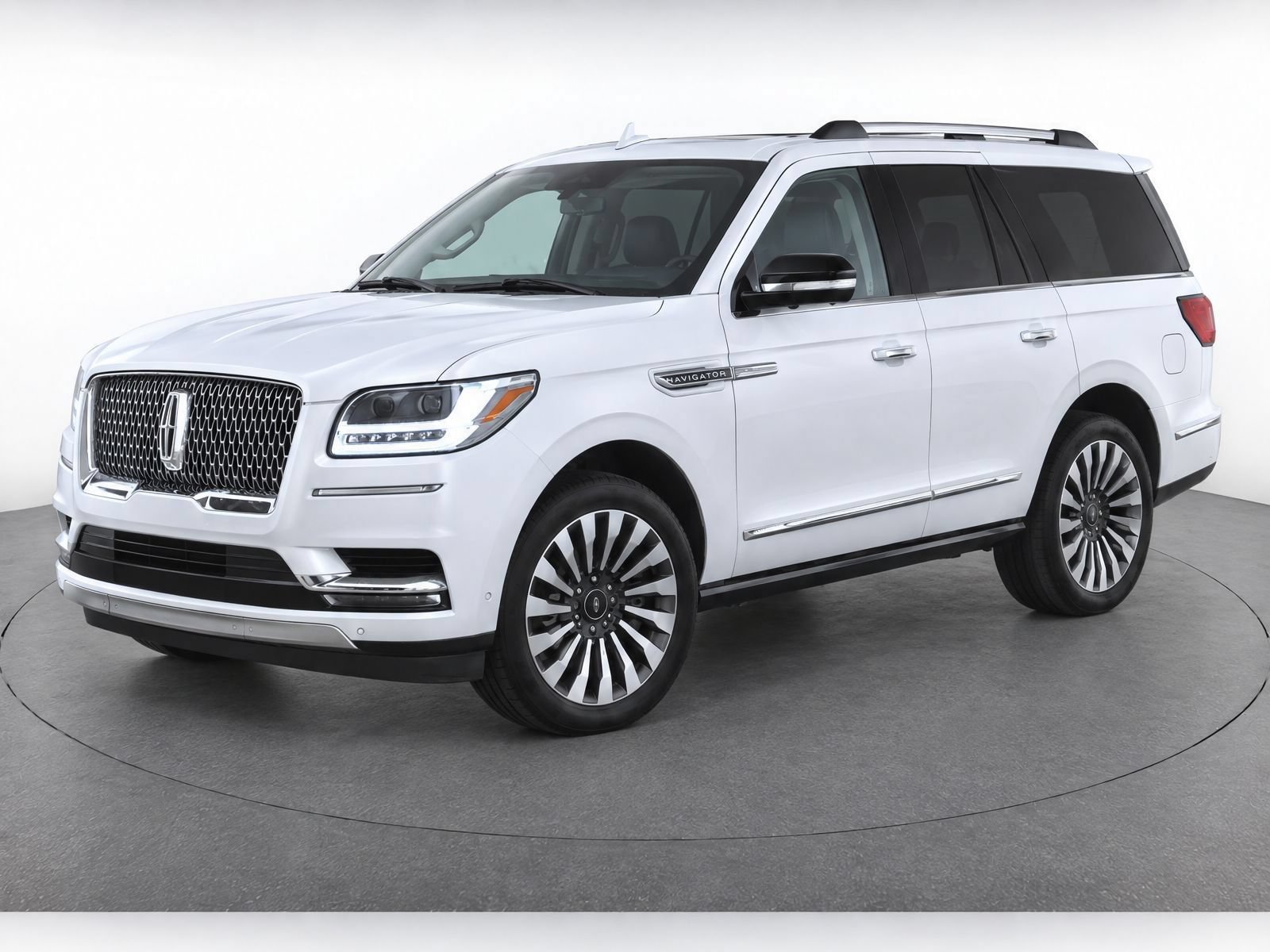 Used 2018 Lincoln Navigator Reserve w/ Technology Package AWD/4WD image 1