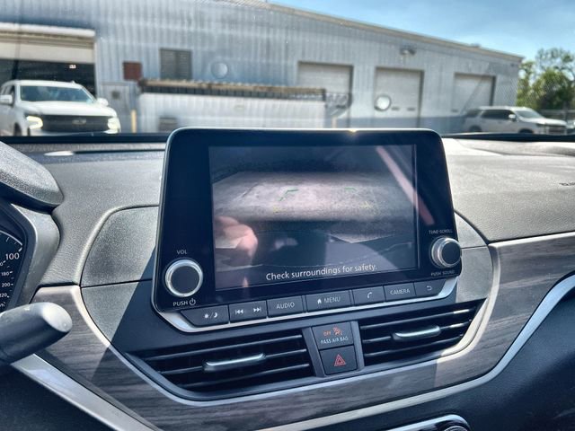 Used 2025 Nissan Altima 2.5 SV image 14