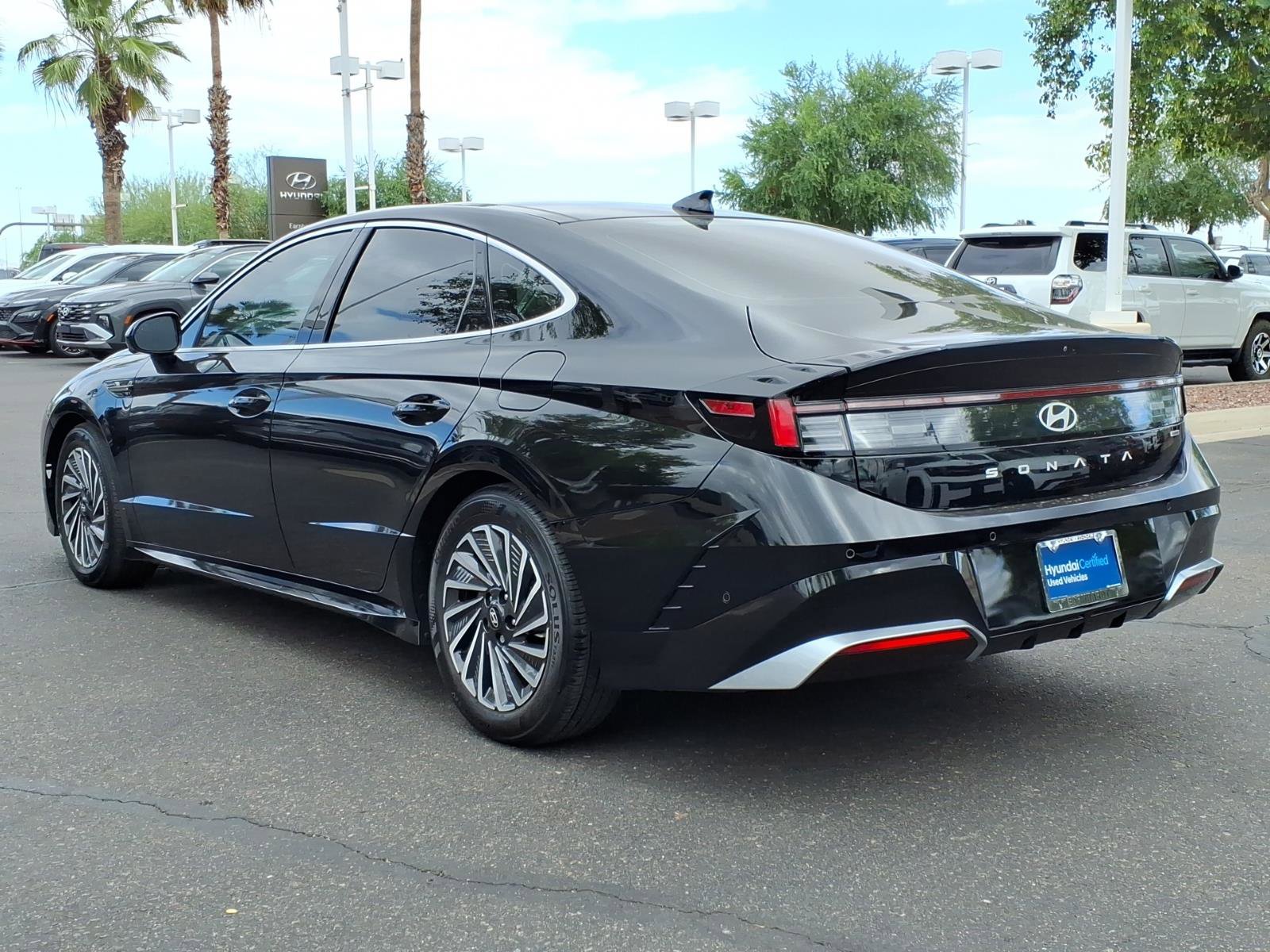 Certified 2025 Hyundai Sonata Limited FWD image 3
